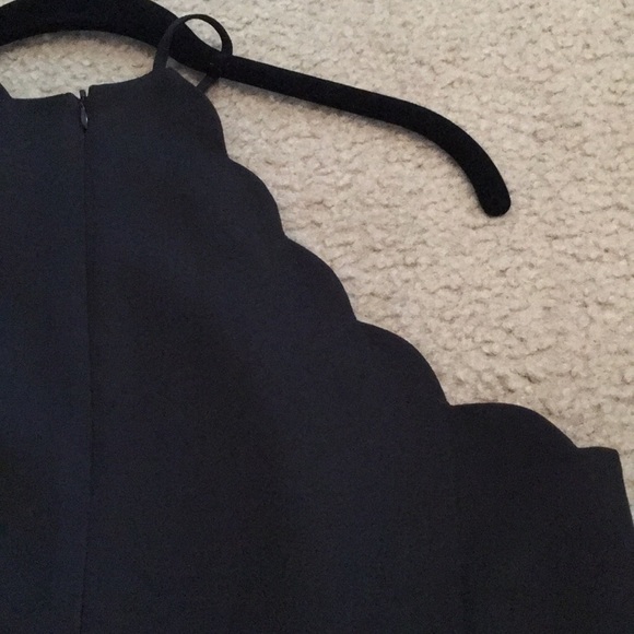 Lulus scalloped halter dress size medium - Picture 7 of 7